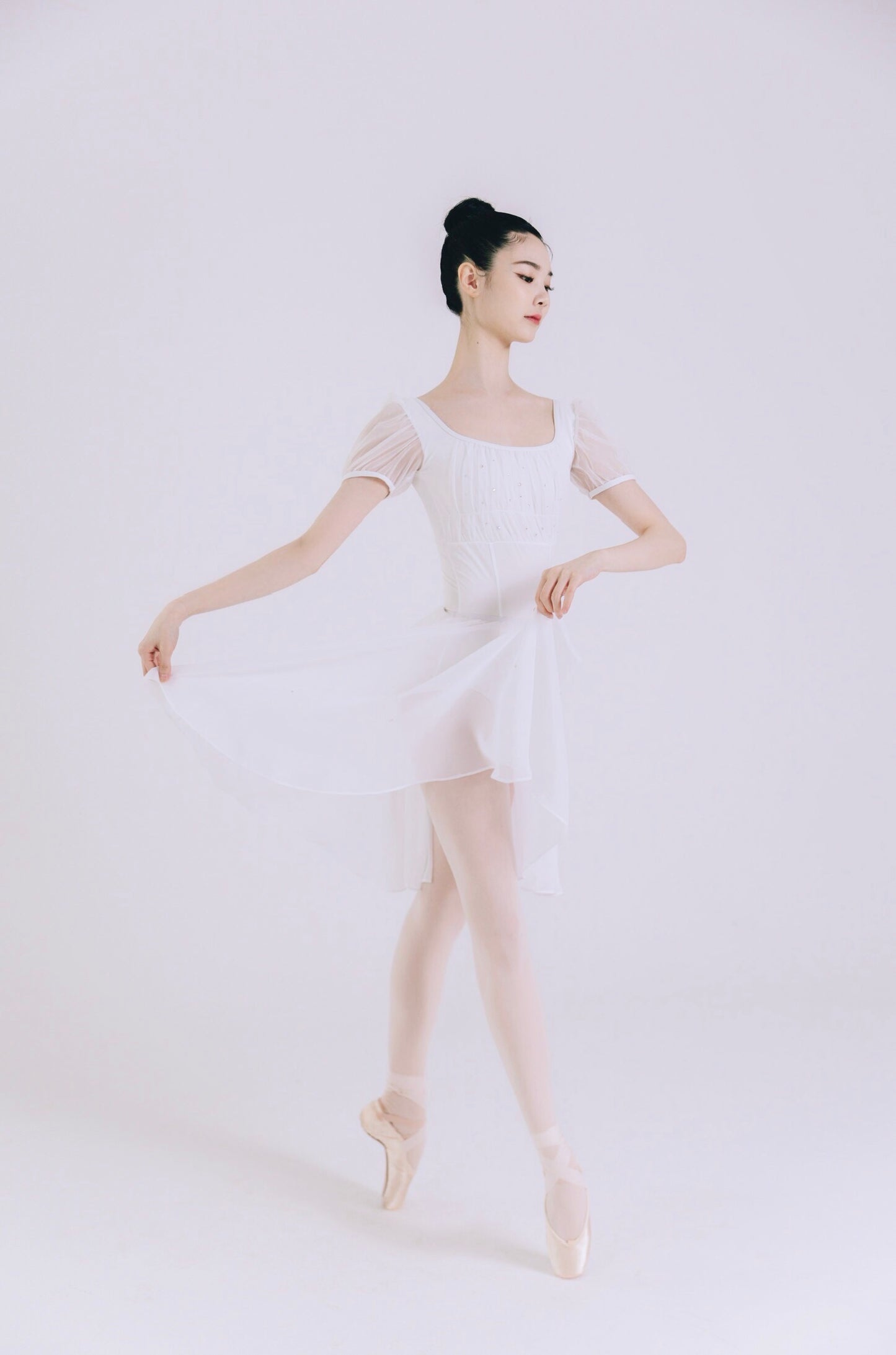 Daphne Leotard White [Ode on Tutu]