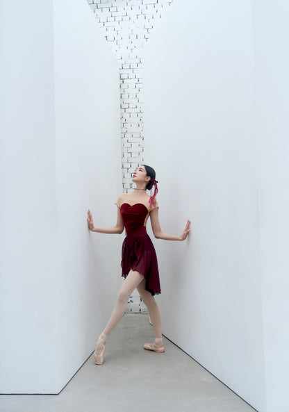 Crimson Skirt [Ode on Tutu]