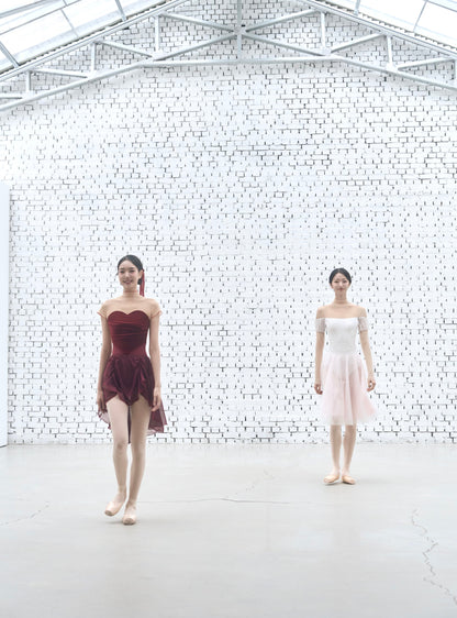 Crimson Skirt [Ode on Tutu]