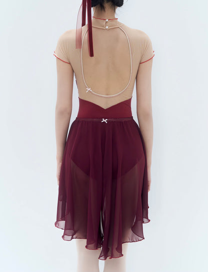 Crimson Skirt [Ode on Tutu]