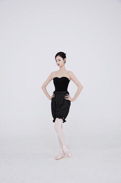 Elizabeth Leotard Black [Ode on Tutu]