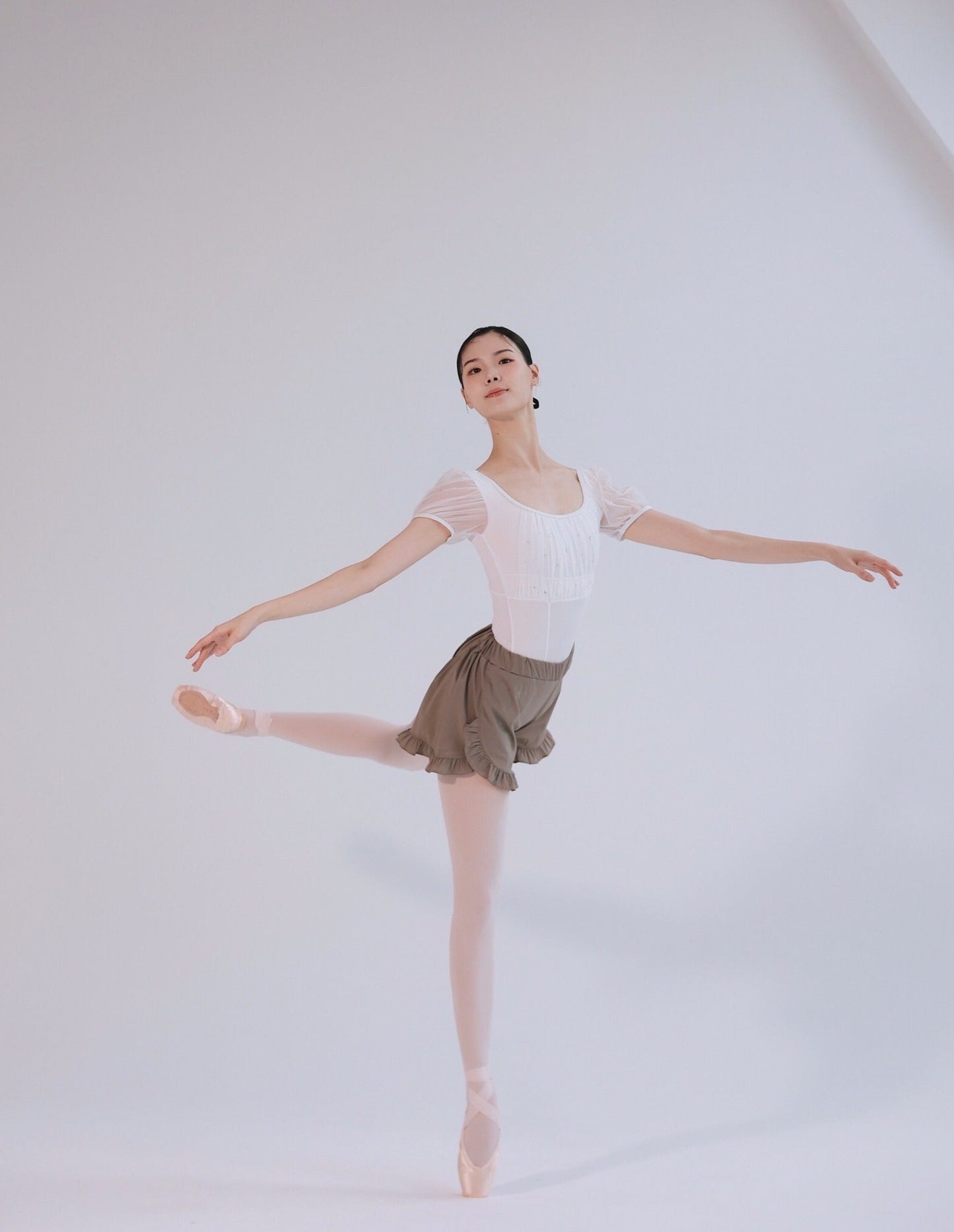 Daphne Leotard White [Ode on Tutu]