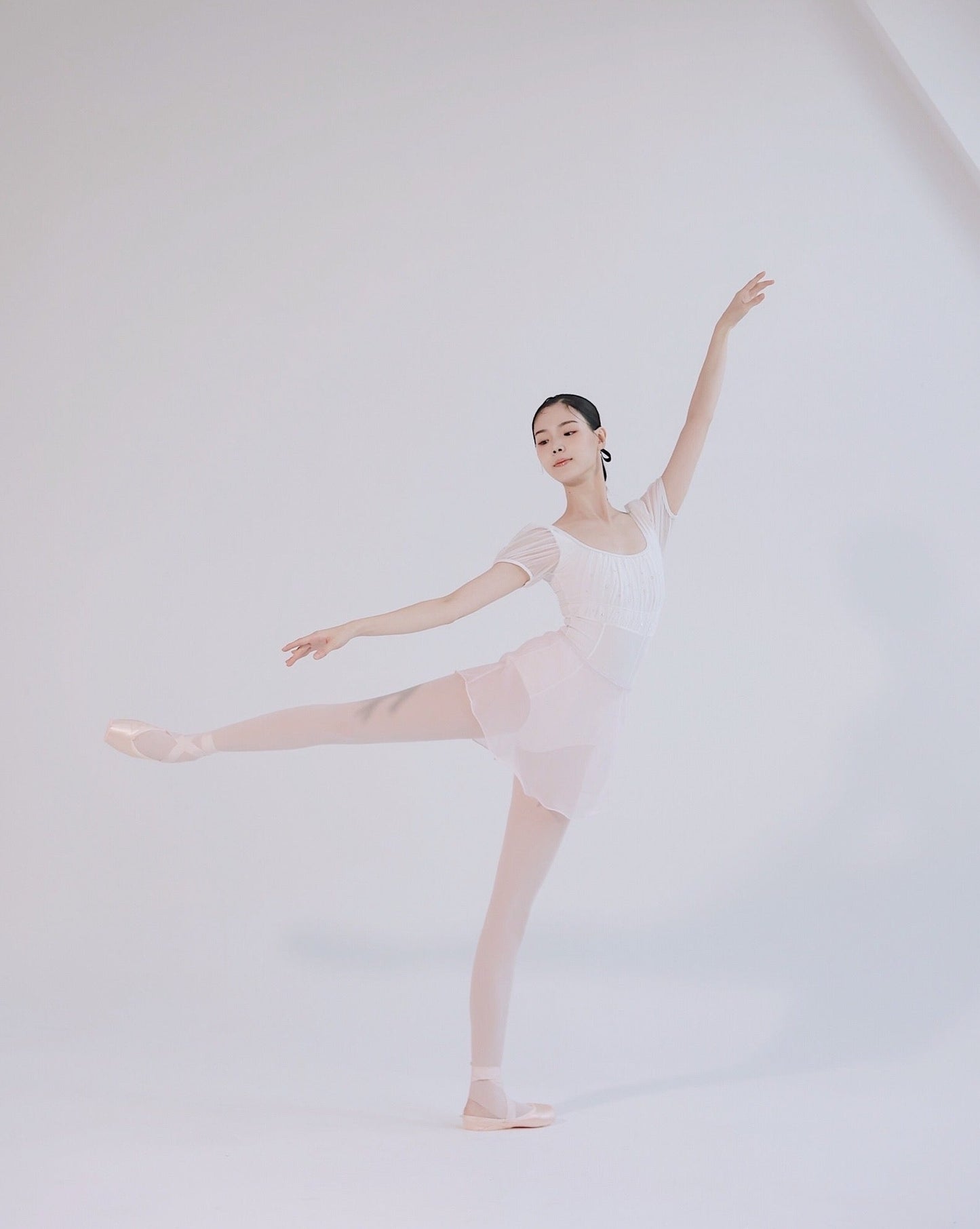 Daphne Leotard White [Ode on Tutu]