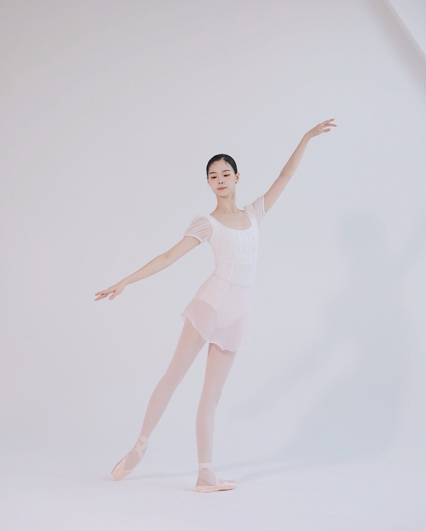 Daphne Leotard White [Ode on Tutu]